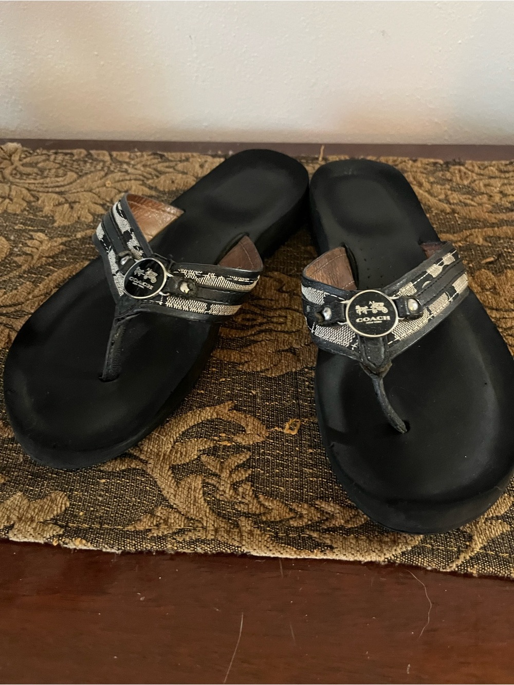 Coach Black and grey Signature Thong Sandals with Silver Logo Accent Sz 8